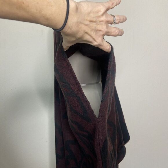 Cleobella Fringe Trim Burgundy Floral Poncho Wrap Cardigan O/S - Picture 9 of 14